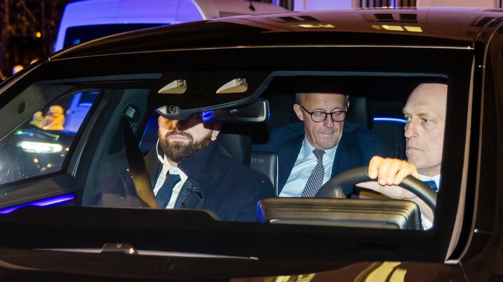  Bundeskanzler Friedrich Merz traf am Abend vor der Residenz des belgischen Premierministers Bart De Wever ein.