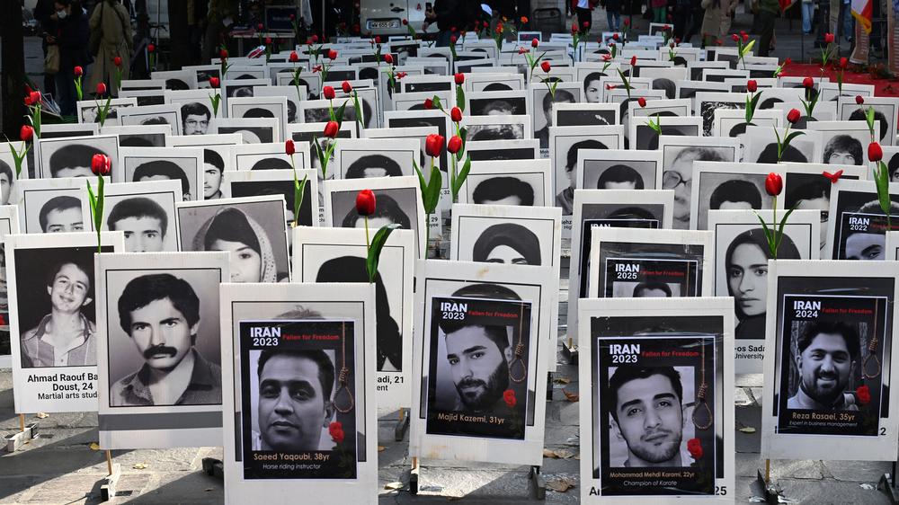  Bilder von Menschen, die im Iran hingerichtet wurden