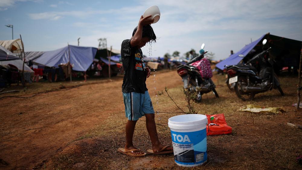  Durch die anhaltenden Kämpfe wurden mehr als 500.000 Menschen zur Flucht getrieben.