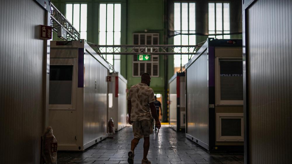  Eine Geflüchtetenunterkunft in Berlin. Künftig soll es auch eine EU-weite Liste sicherer Herkunftsstaaten geben.