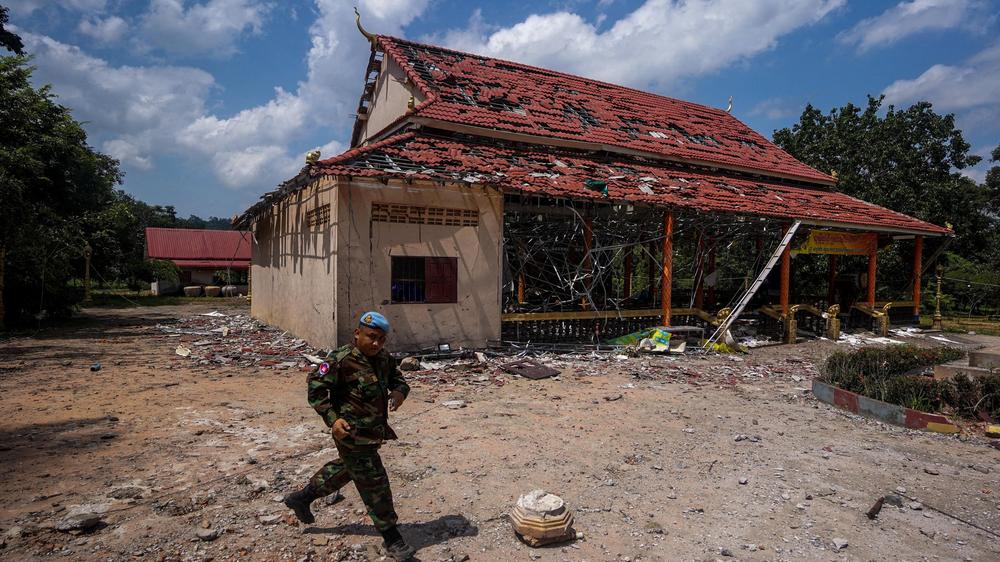  Der Grenzkonflikt zwischen Thailand und Kambodscha ist erneut aufgeflammt. Die thailändische Luftwaffe hat bei Angriffen Gebäude in Kambodscha zerstört.