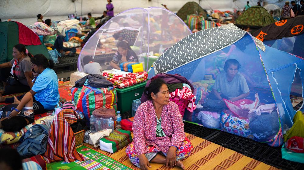  Zehntausende Menschen mussten vor den Kämpfen an der Grenze fliehen.
