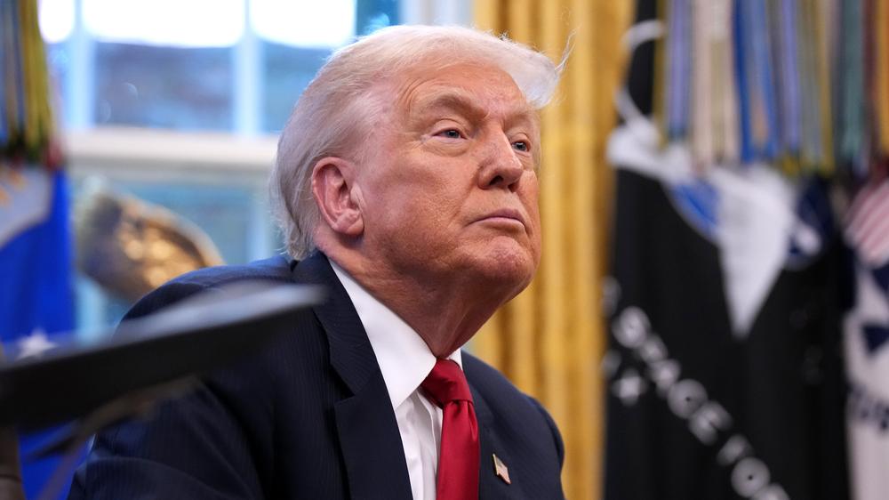  US-Präsident Trump wirft Wolodymyr Selenskyj vor, den aktuellen Stand der Verhandlungen für ein Ende des Ukraine-Krieges noch nicht gelesen zu haben.