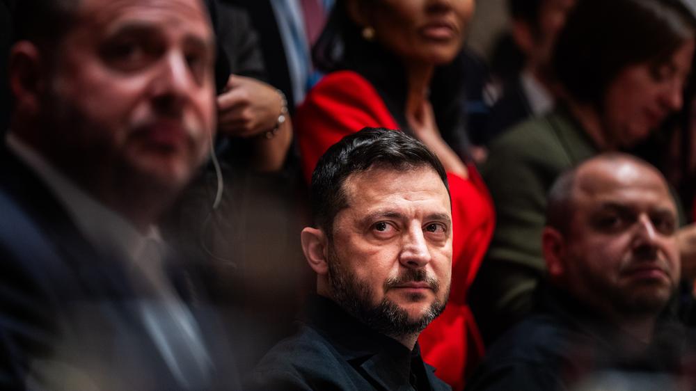 Krieg gegen die Ukraine: Wolodymyr Selenskyj fliegt erneut zu einem Treffen mit Donald Trump in die USA, er war bereits im Oktober im Weißen Haus.