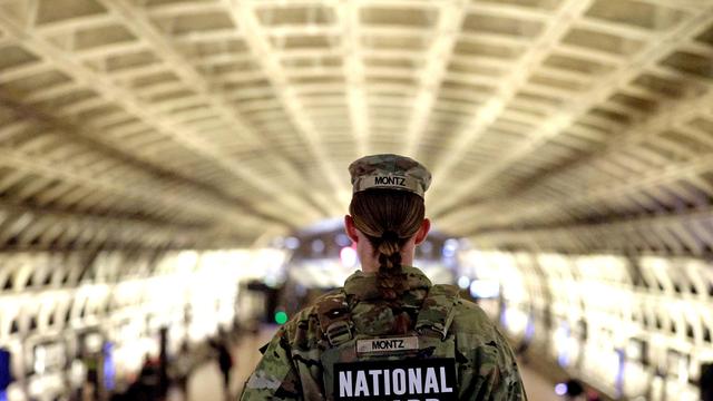 Der US-Überblick am Morgen: Nationalgarde darf in Washington bleiben, neuer Ballsaalarchitekt