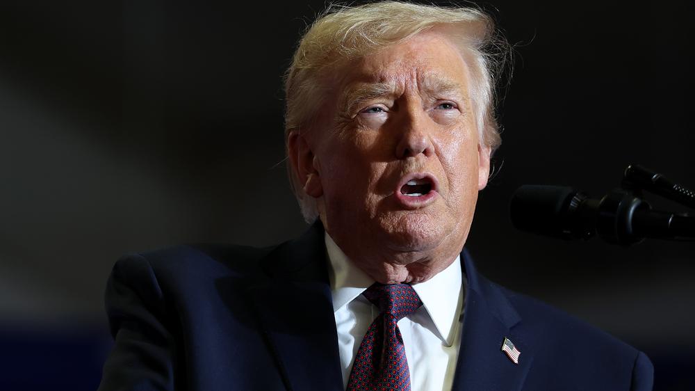  US-Präsident Donald Trump lässt offenbar zahlreiche unter Joe Biden ernannte US-Diplomaten und Botschafter abziehen.