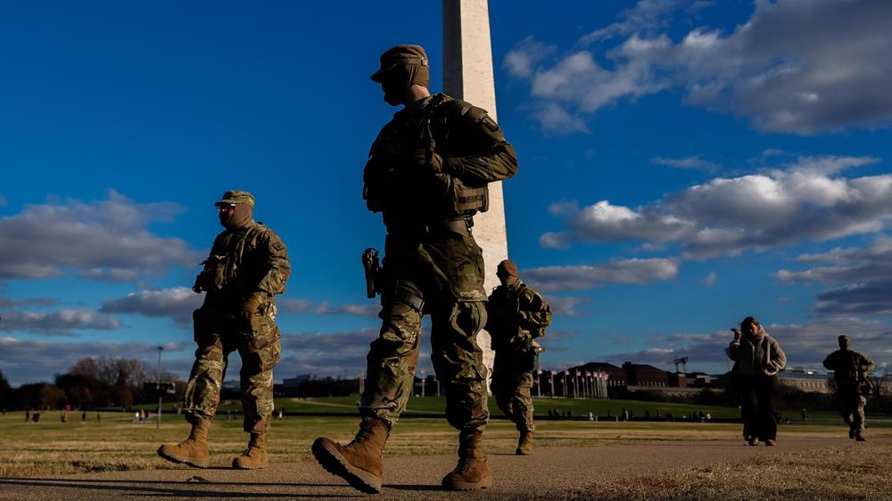  Nationalgardisten patrouillieren Ende November in Washington.