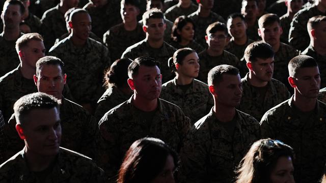 Der US-Überblick am Morgen: Abgeordnete beschließen Verteidigungsetat, Trump fordert CNN-Verkauf