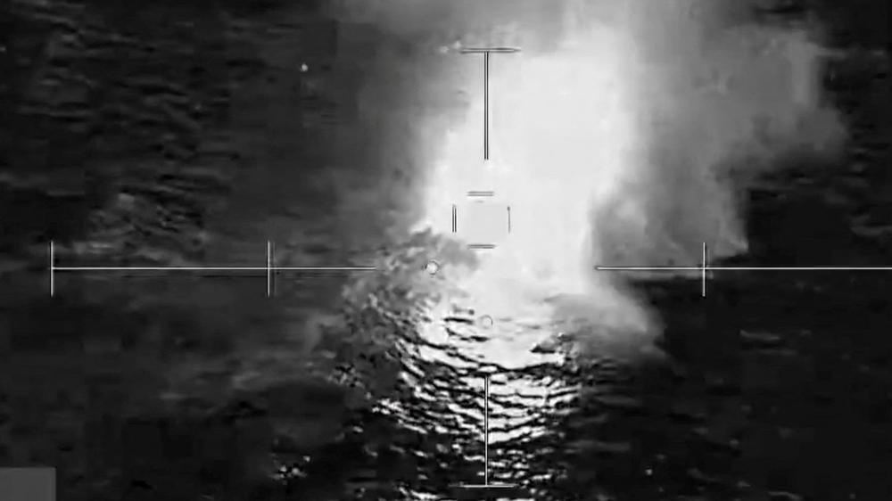  Auf diesem vom US-Militär zur Verfügung gestellten Bild soll der Angriff auf das angebliche Drogenboot zu sehen sein.