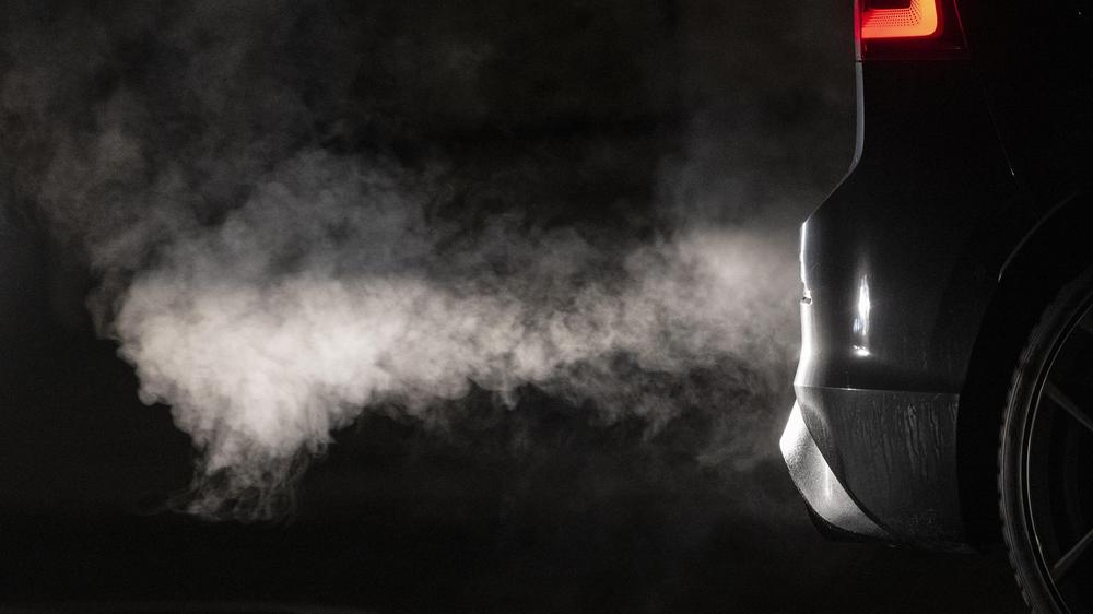  Benzin und andere fossile Brennstoffe sollen laut dem neuen EU-Klimaschutzziel erst ab 2028 in den Handel mit Emissionszertifikaten mit aufgenommen werden.