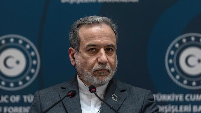 Iran und USA: Irans Außenminister zeigt Verhandlungsbereitschaft und droht mit Krieg