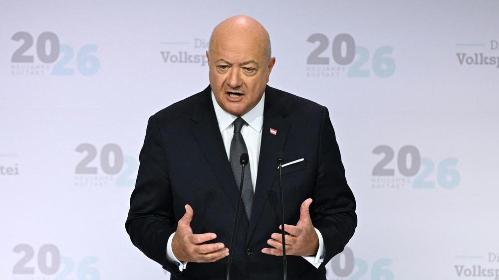 Christian Stocker: Österreichs Bundeskanzler Christian Stocker (ÖVP) während seiner Rede in der Wiener Metastadt am Freitag