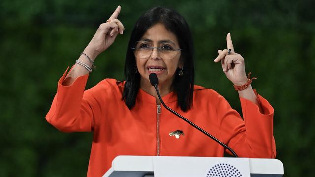 USA und Venezuela: Venezuelas Vizepräsidentin übernimmt Staatsführung