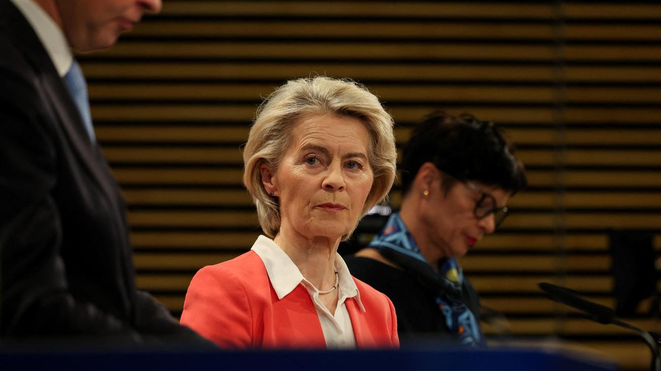 EU-Parlament: Ursula von der Leyen muss sich weiterem Misstrauensvotum stellen