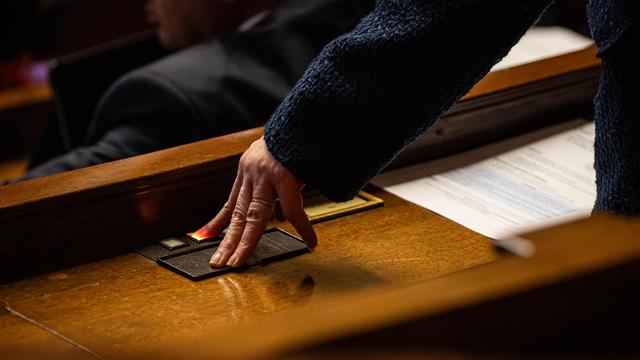 Frankreich: Regierung vorerst gerettet – aber wie?