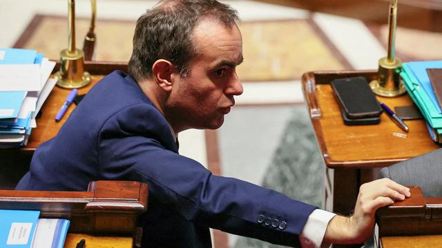 Frankreich: Französische Regierung übersteht zwei weitere Misstrauensvoten