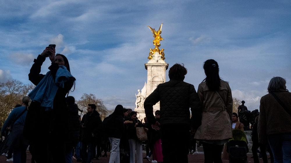  Britische Parlamentarier warnen vor einem "katastrophalen Schaden" durch Onlinedienste.