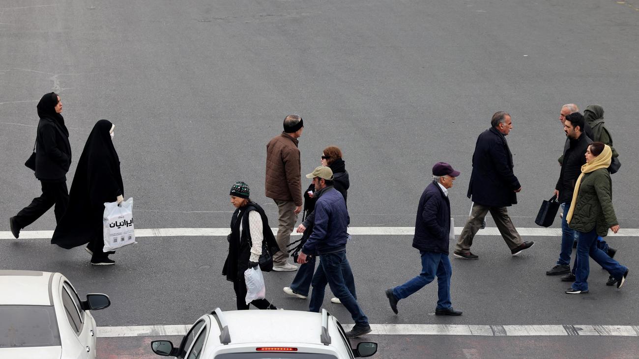 Iran: Irans Polizeichef fordert Protestierende zur Selbstanzeige auf