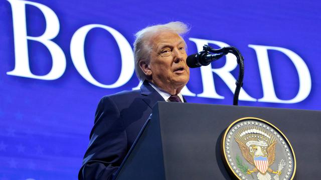 Weltwirtschaftsforum 2026: Donald Trump unterzeichnet Gründungsdokument für 