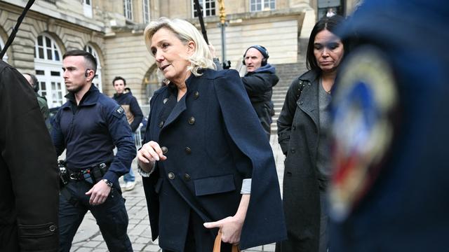 (+) Berufungsprozess gegen Marine Le Pen: Diesmal recht freundlich