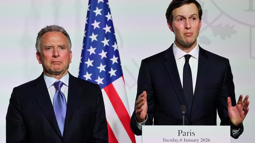 Lage in der Ukraine: US-Verhandler Steve Witkoff und Jared Kushner beim Treffen mit Selenskyj und der Koalition der Willigen in Paris.