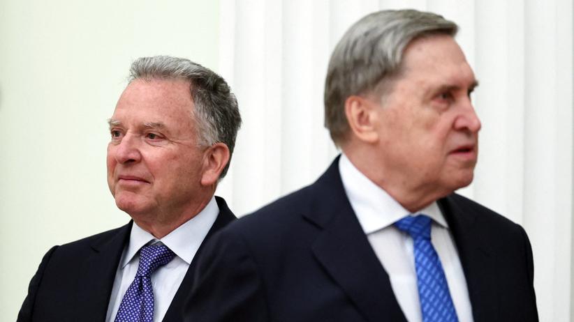Lage in der Ukraine: US-Sondergesandter Steve Witkoff und Putins außenpolitischer Berater Juri Uschakow am 22. Januar in Moskau