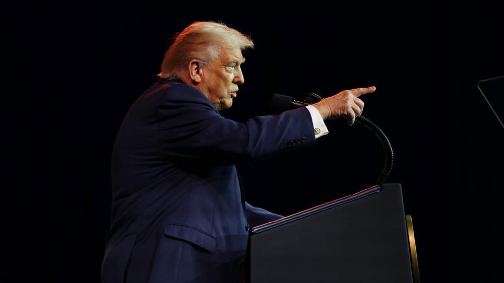  US-Präsident Donald Trump hat im Streit um Grönland neue Zölle gegen EU-Länder angekündigt.