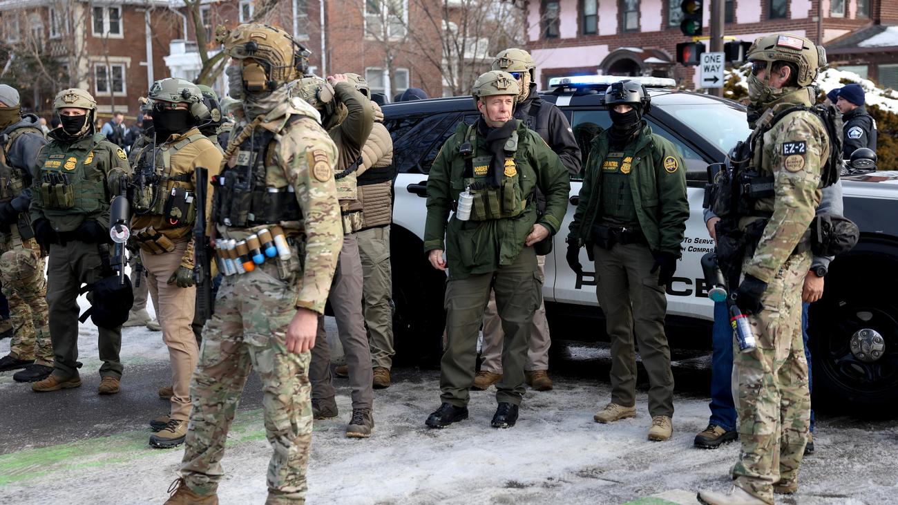 ICE: US-Regierung schickt nach ICE-Protesten weitere Beamte nach Minnesota
