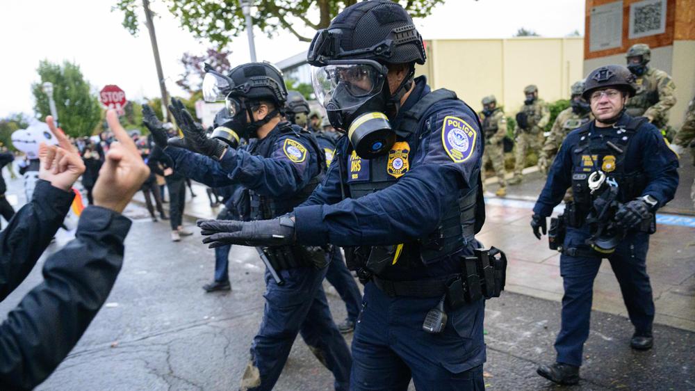 USA: Demonstranten wehrten sich bei Protesten im Oktober gegen die Entsendung der Nationalgarde nach Portland im US-Staat Oregon.