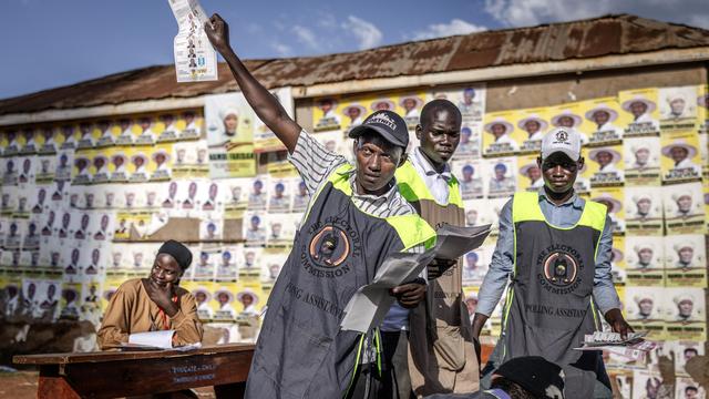 Uganda: Amtsinhaber Museveni liegt bei Präsidentschaftswahl in Uganda vorn