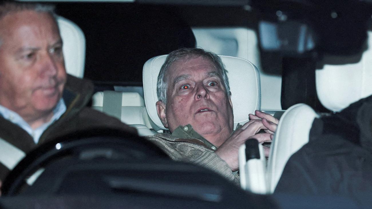 Ehemaliger Prinz Andrew: Andrew Mountbatten Windsor verlässt Polizeiwache