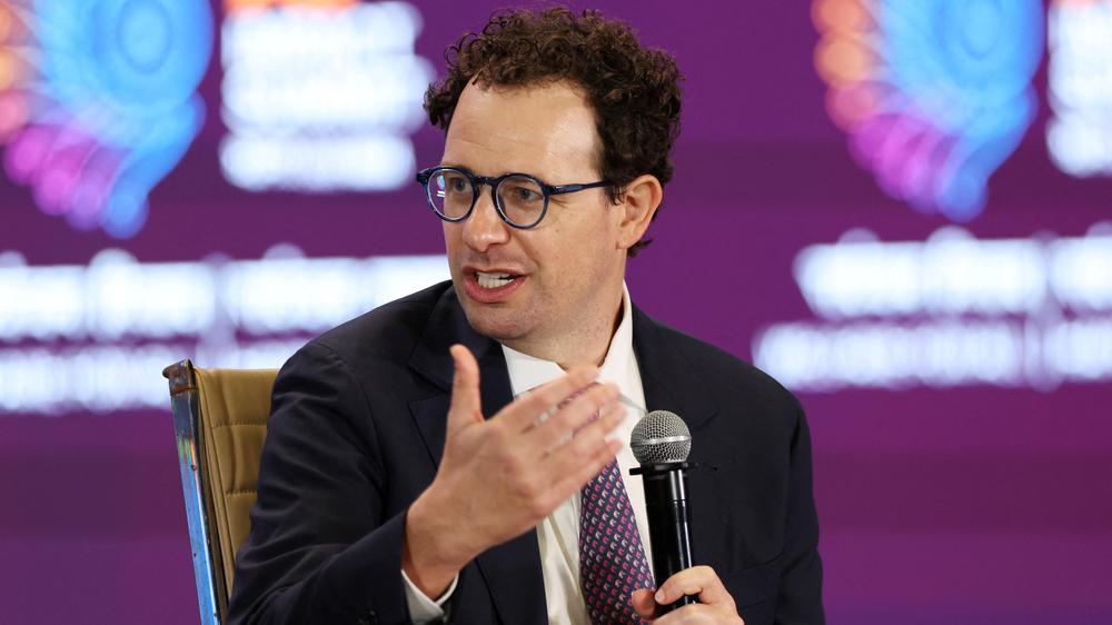  Anthropic-Chef Dario Amodei beim AI Impact Summit, einer KI-Konferenz in Neu Dehli