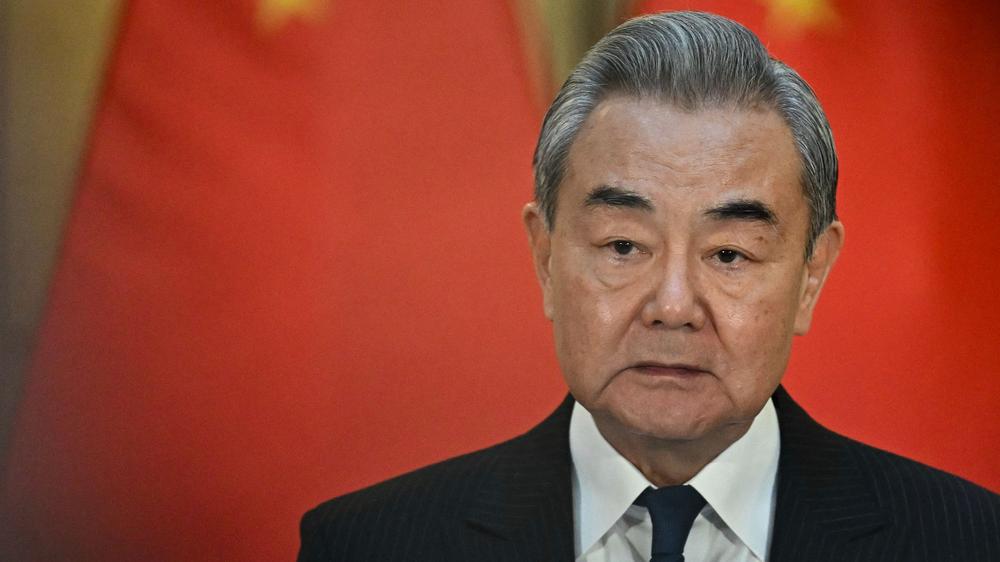 Münchner Sicherheitskonferenz: Chinas Außenminister Wang Yi traf am Rande der Münchner Sicherheitskonferenz auf seine Amtskollegen aus Deutschland und Frankreich.
