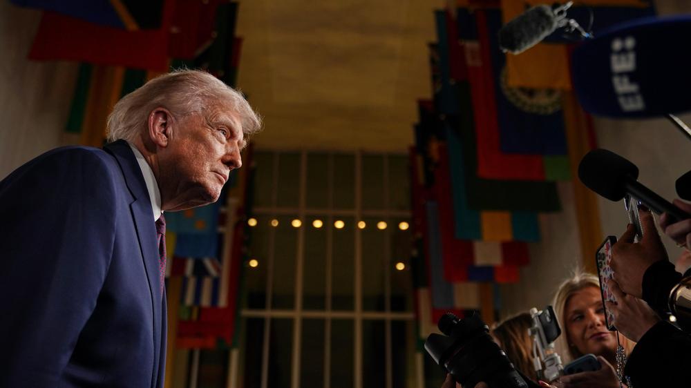  US-Präsident Donald Trump kommt zur Premiere von US-First-Lady Melania Trumps Film "Melania" im John F. Kennedy Memorial Center for the Performing Arts.