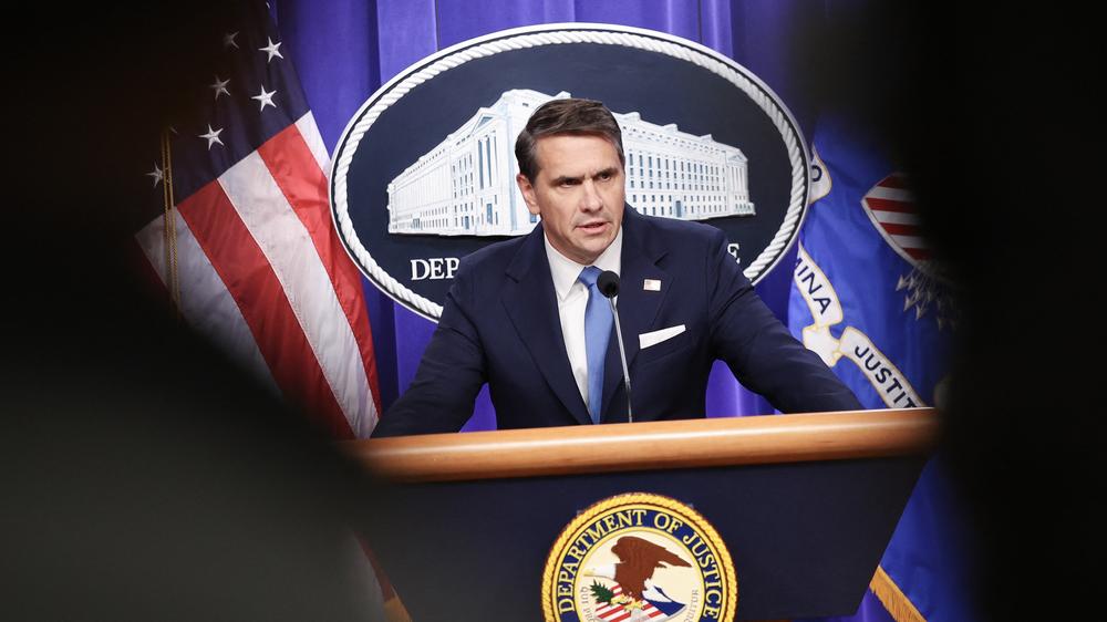 Epstein-Akten: Laut dem stellvertretenden US-Justizminister Todd Blanche werden nur noch eine geringe Menge an Dokumenten überprüft.