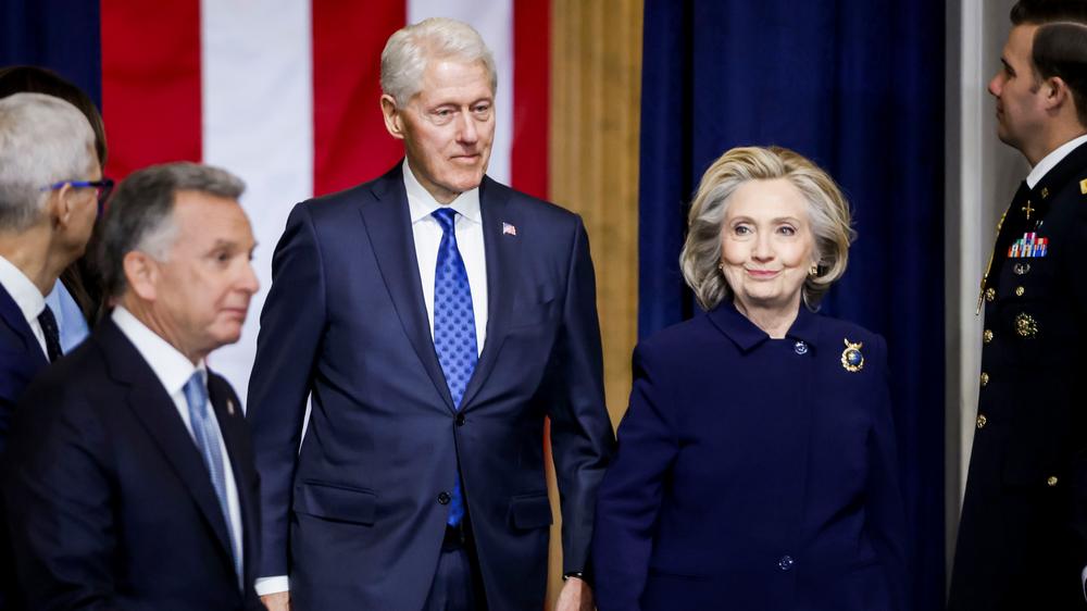 Bill and Hillary clinton at an inauguration
