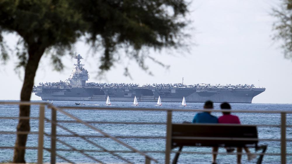  Die "U.S.S. Gerald R. Ford", hier in der Bucht von Palma de Mallorca im Oktober 2025