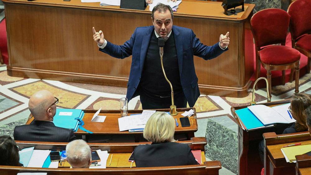  Frankreichs Premierminister Sébastien Lecornu in der Nationalversammlung während einer Debatte über zwei Misstrauensanträge gegen seine Minderheitsregierung.