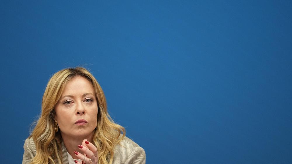  Die Regierung von Giorgia Meloni verfolgt seit ihrem Amtsantritt vor drei Jahren eine strike Migrationspolitik.