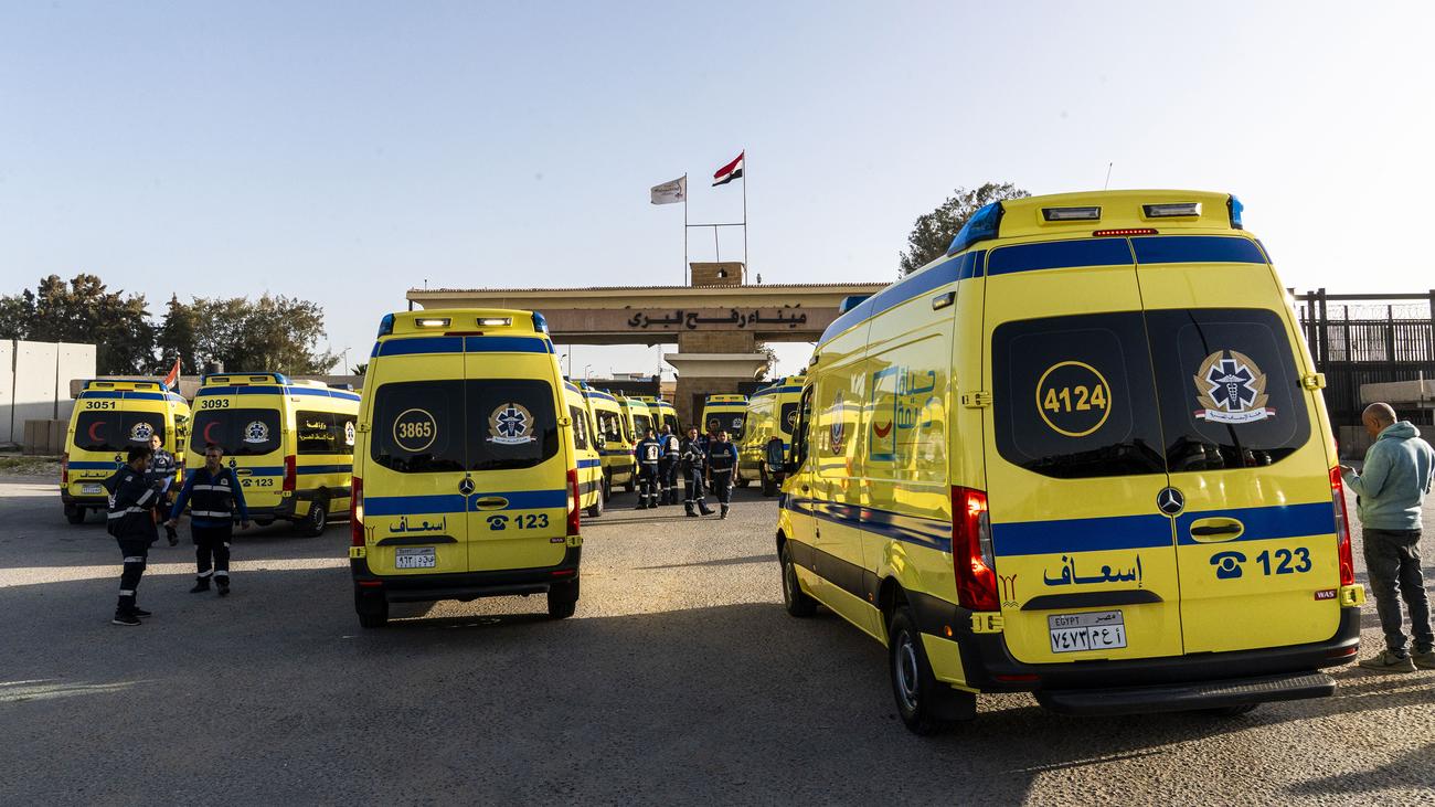 Krieg in Gaza: Grenzübergang Rafah für begrenzten Personenverkehr wieder geöffnet