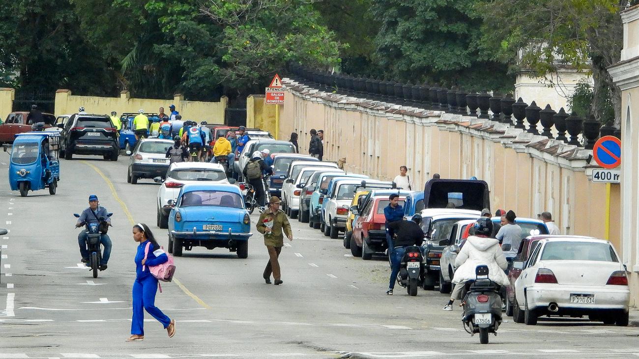 Kuba: Kuba erlaubt privaten Unternehmen den Import von Treibstoff