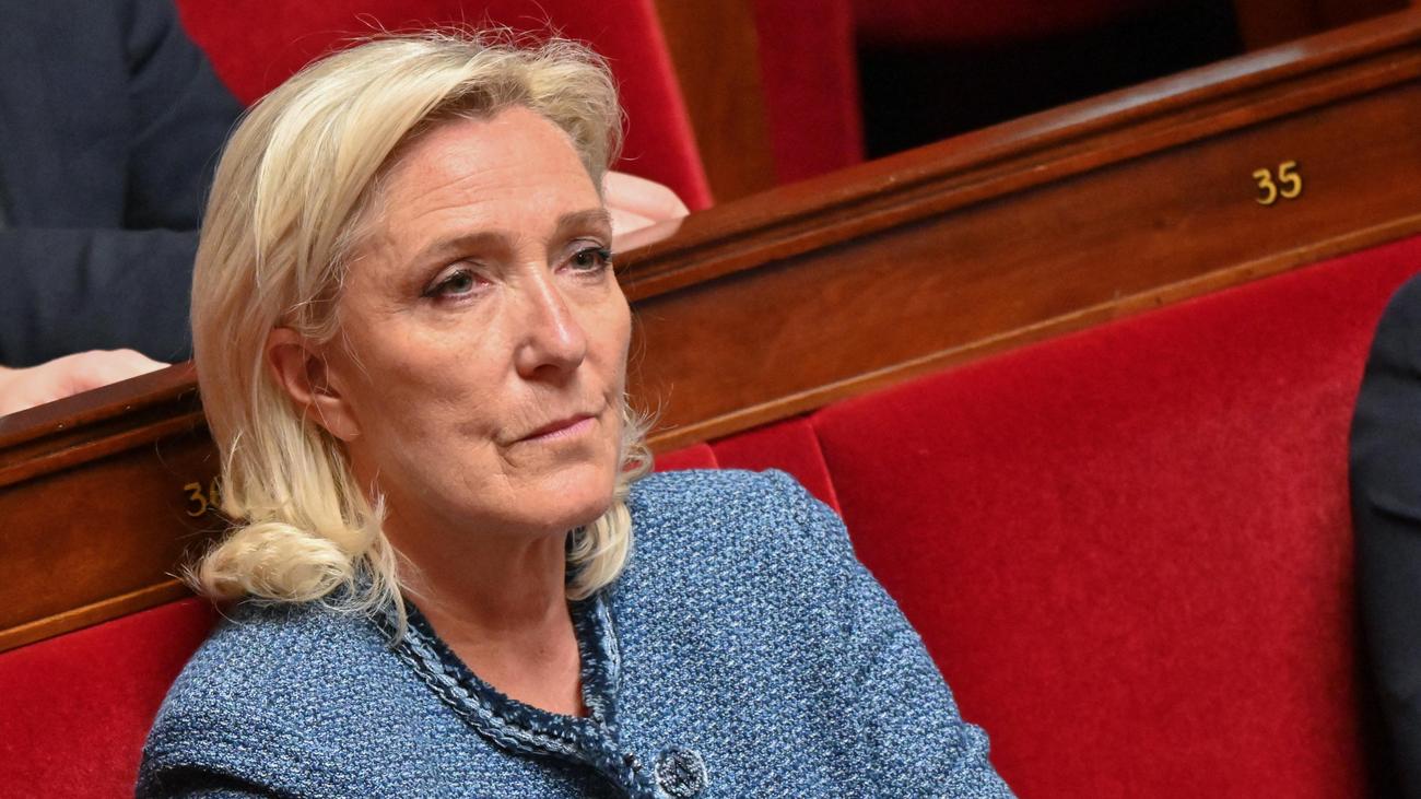 Frankreich: Marine Le Pen schließt Kandidatur bei Verurteilung zu Fußfessel aus