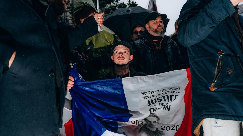  Wütende Proteste in Frankreich nach dem gewaltsamen Tod eines Rechtsextremisten