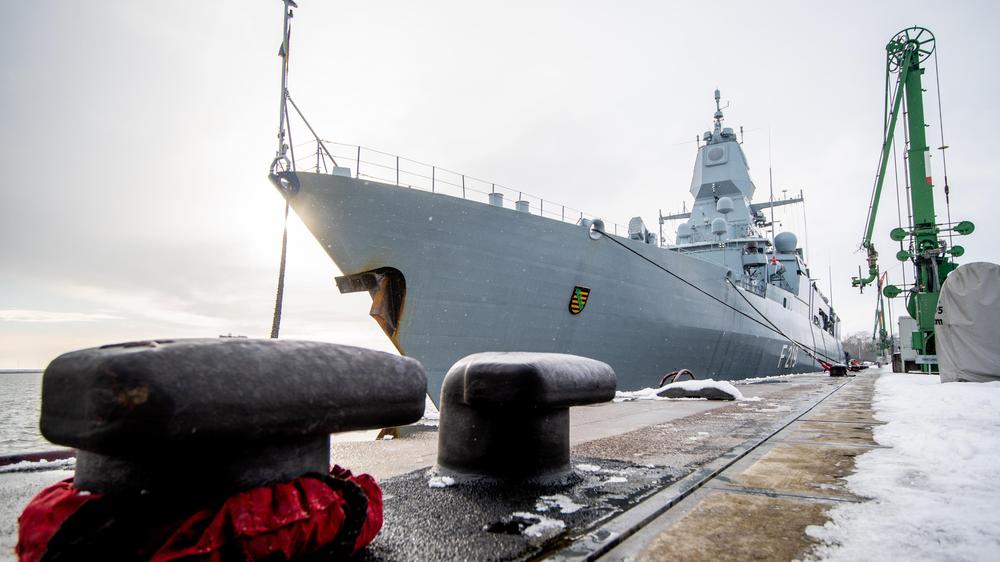  Die Fregatte Sachsen ist Teil eines maritimen Einsatzverbands der Nato in der Nord- und Ostsee.