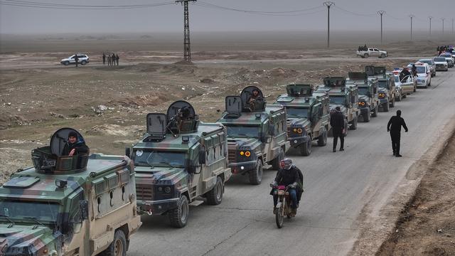 Kämpfe in Syrien: Syriens Regierungstruppen rücken in kurdische Stadt Hassaka ein