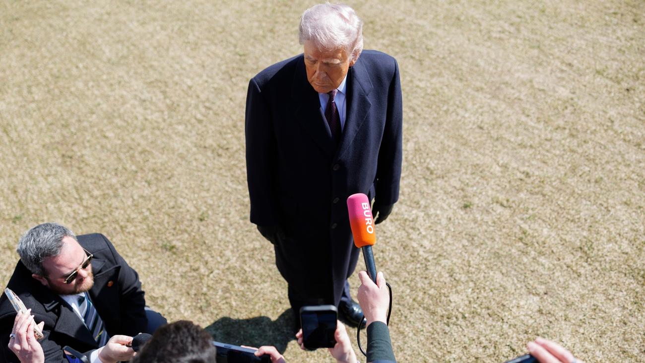 USA-Iran-Konflikt : US-Präsident Trump erwägt weiterhin  Militäreinsatz im Iran