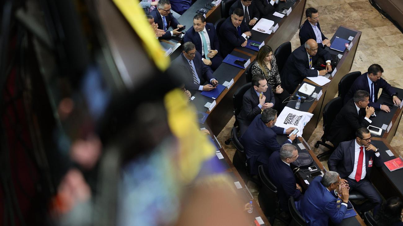 Caracas: Venezuelas Parlament bringt Amnestiegesetz auf den Weg