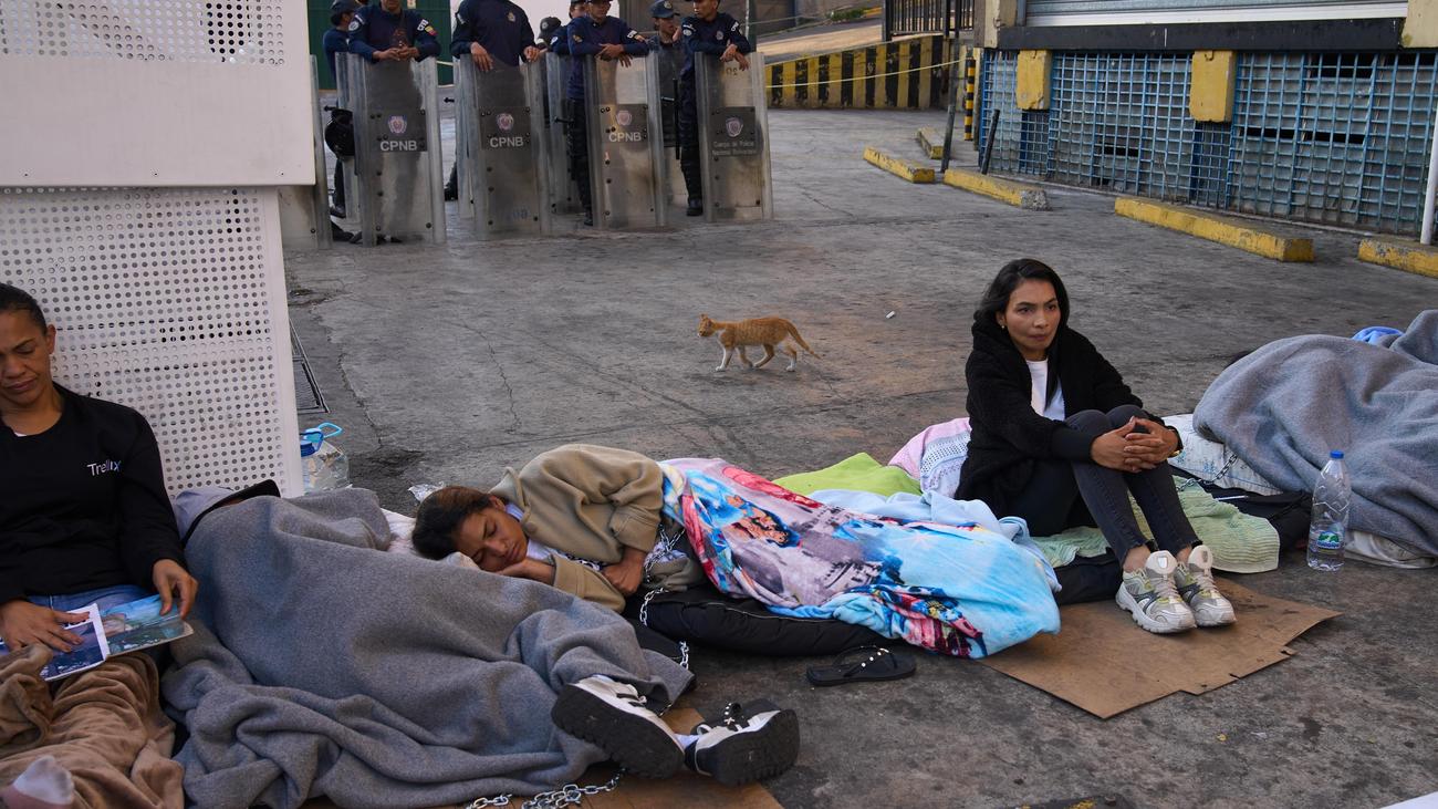 Venezuela: Angehörige von politischen Gefangenen treten in den Hungerstreik