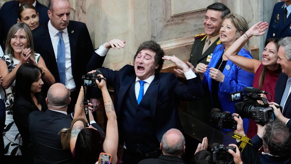  Der argentinische Präsident Javier Milei kommt im Kongress an, um die jährliche Rede zur Lage der Nation zu halten.