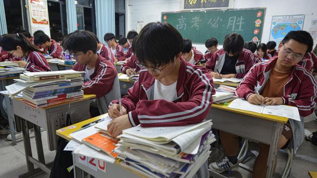 China: Neues Gesetz in China erhöht Kritikern zufolge Druck auf Minderheiten